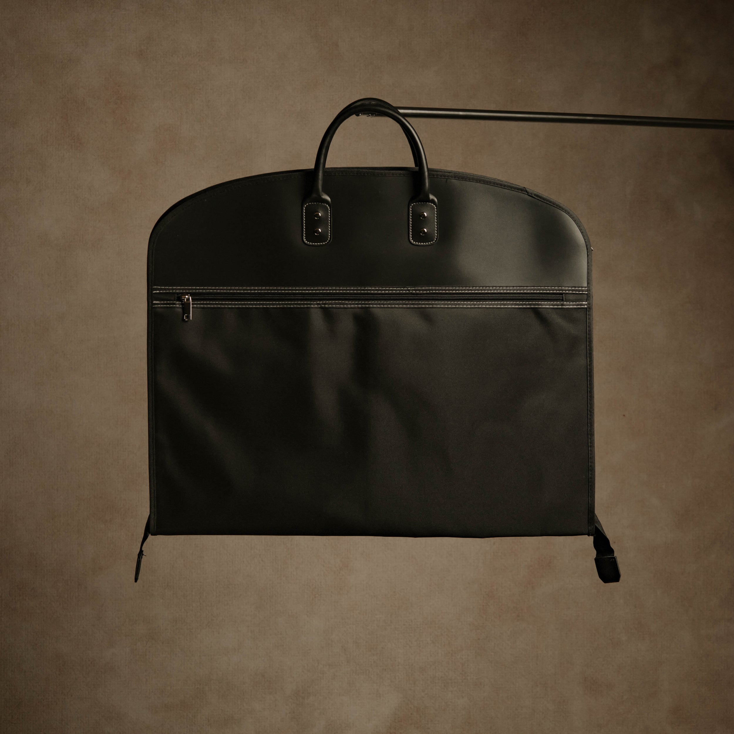 SIGNATURE Suit Carrier - Black