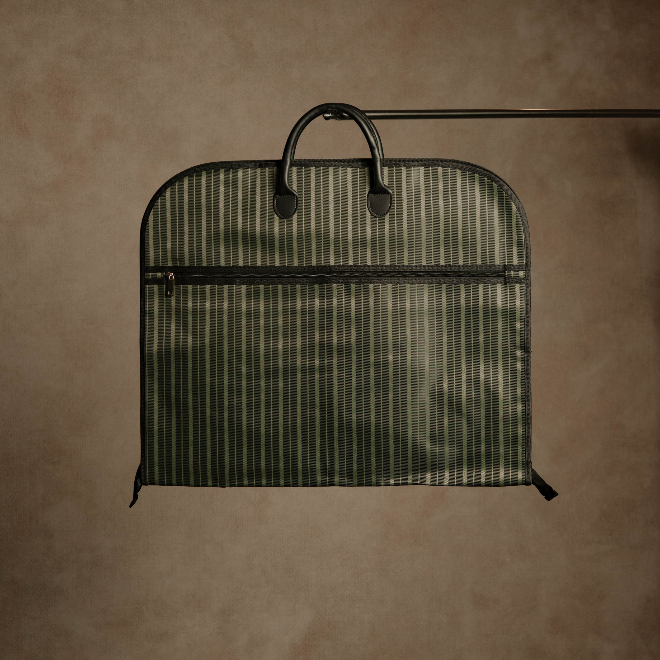 MAISON Suit Carrier - Olive Green