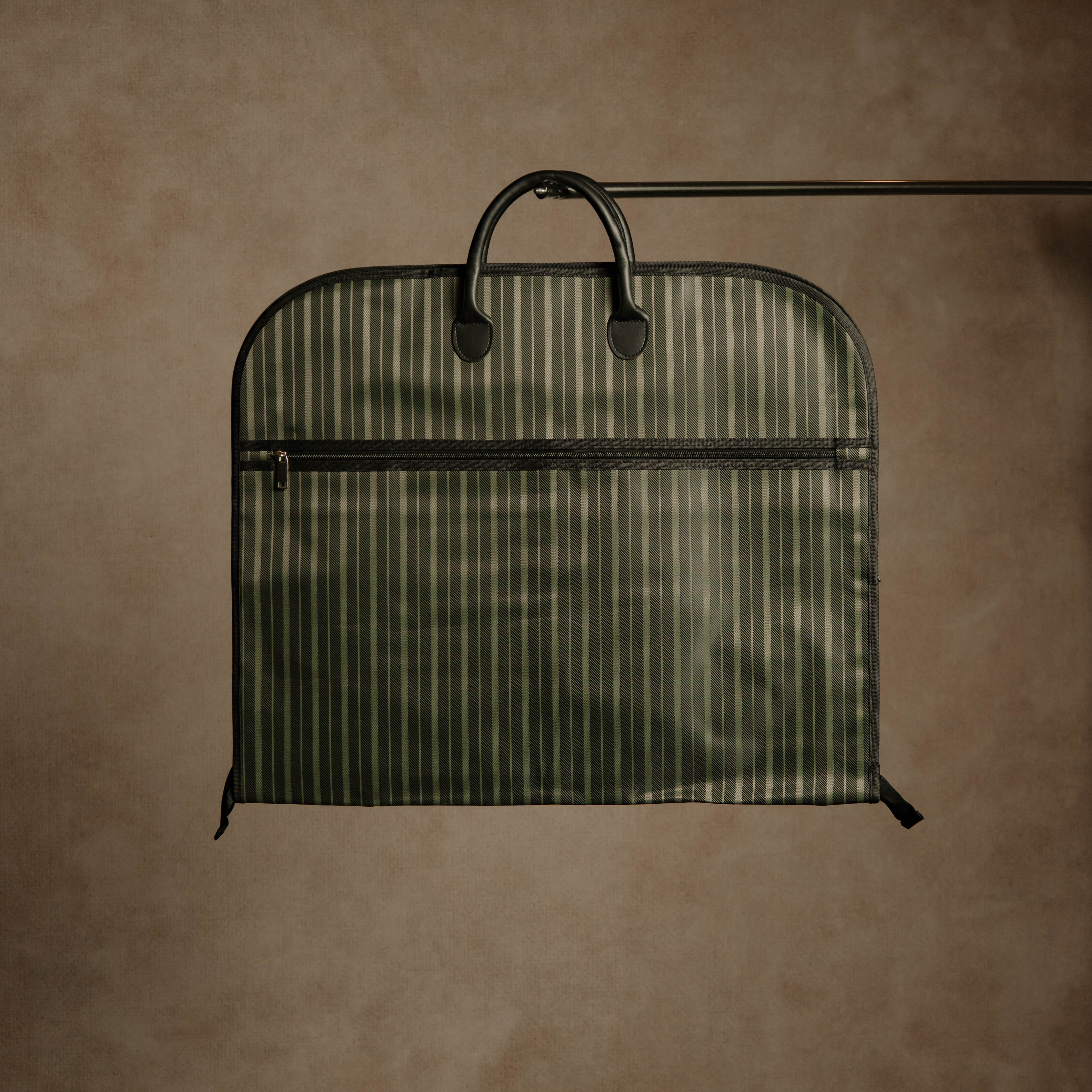 MAISON Suit Carrier - Olive Green