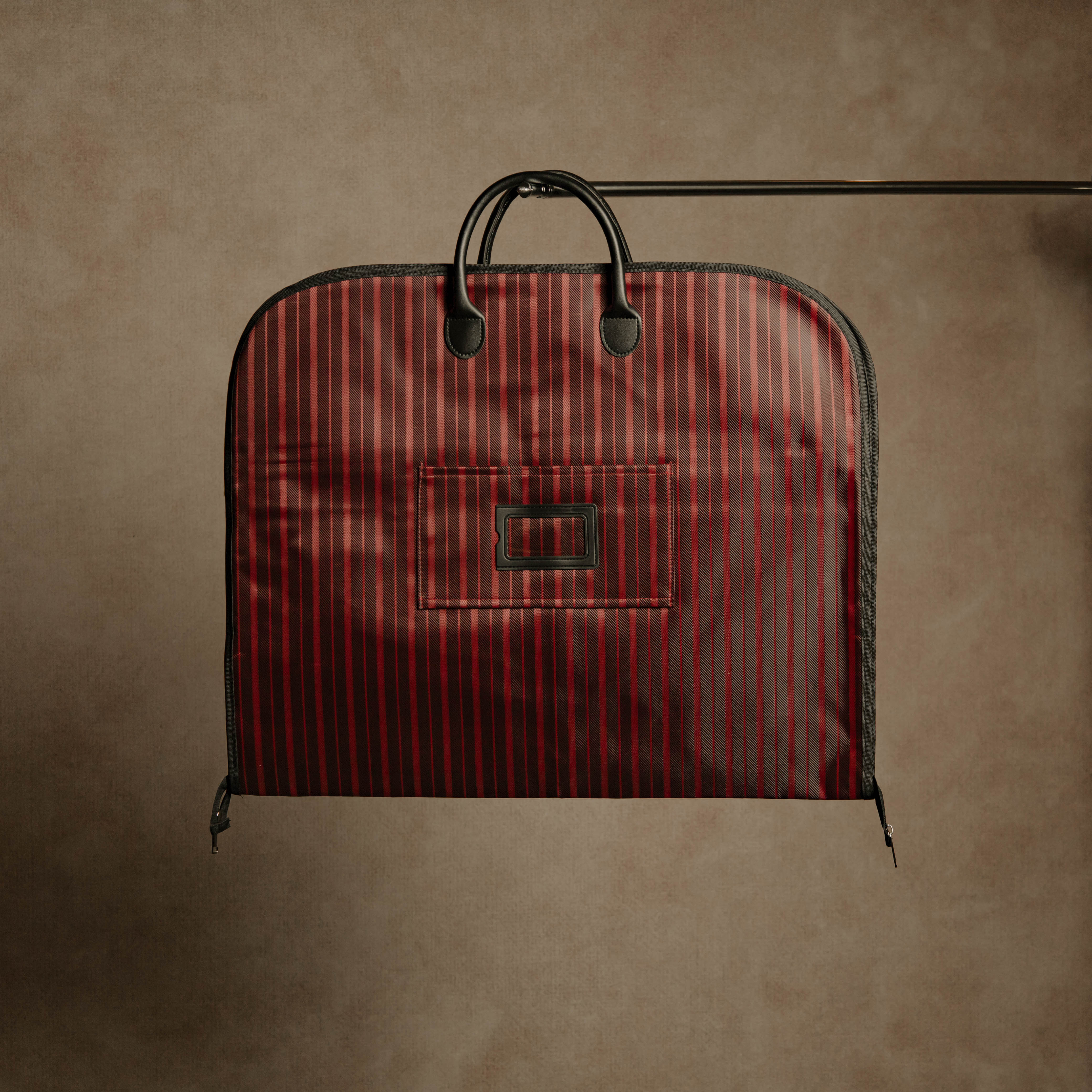 MAISON Suit Carrier - Red
