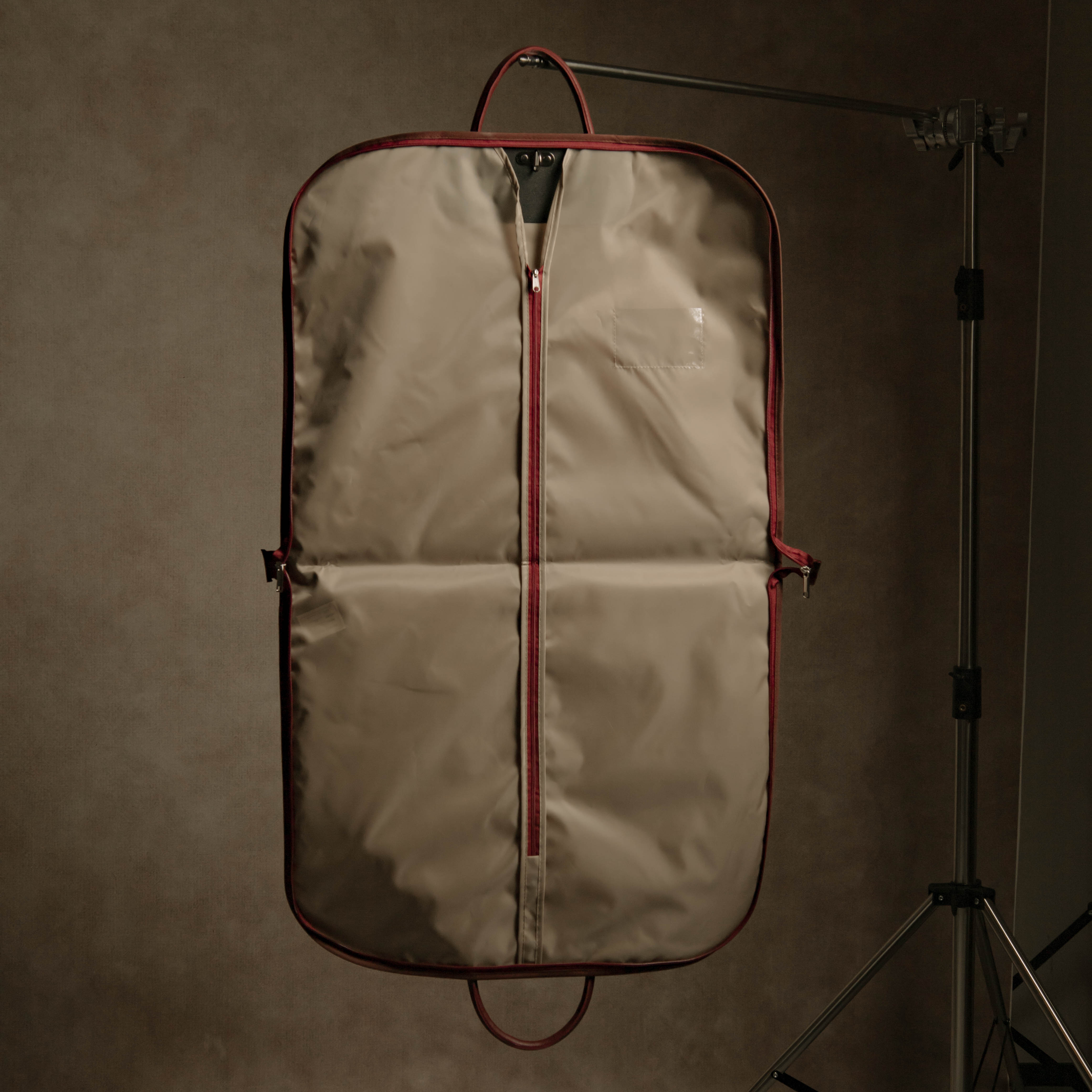 ATELIER Suit Carrier - Cream