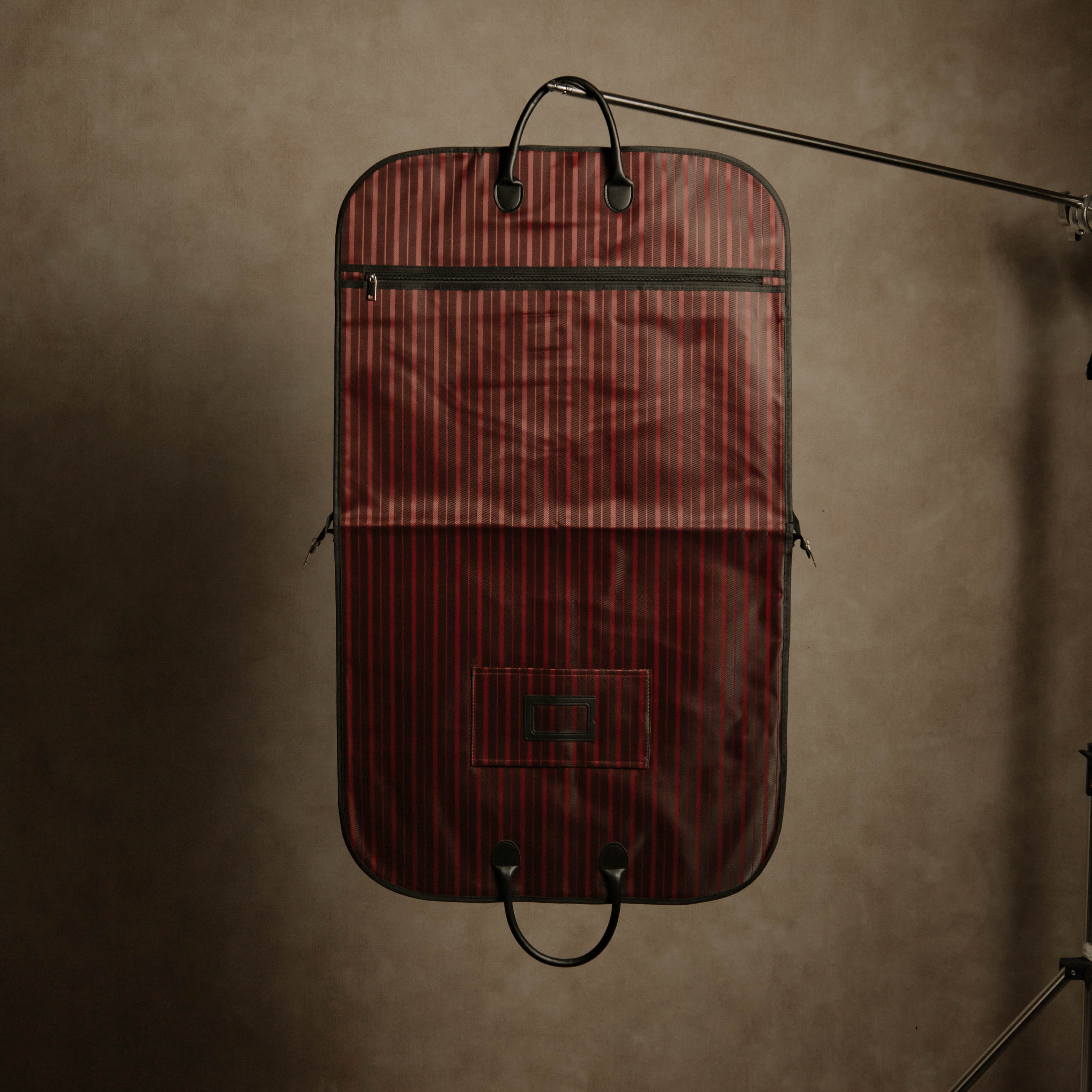 MAISON Suit Carrier - Red