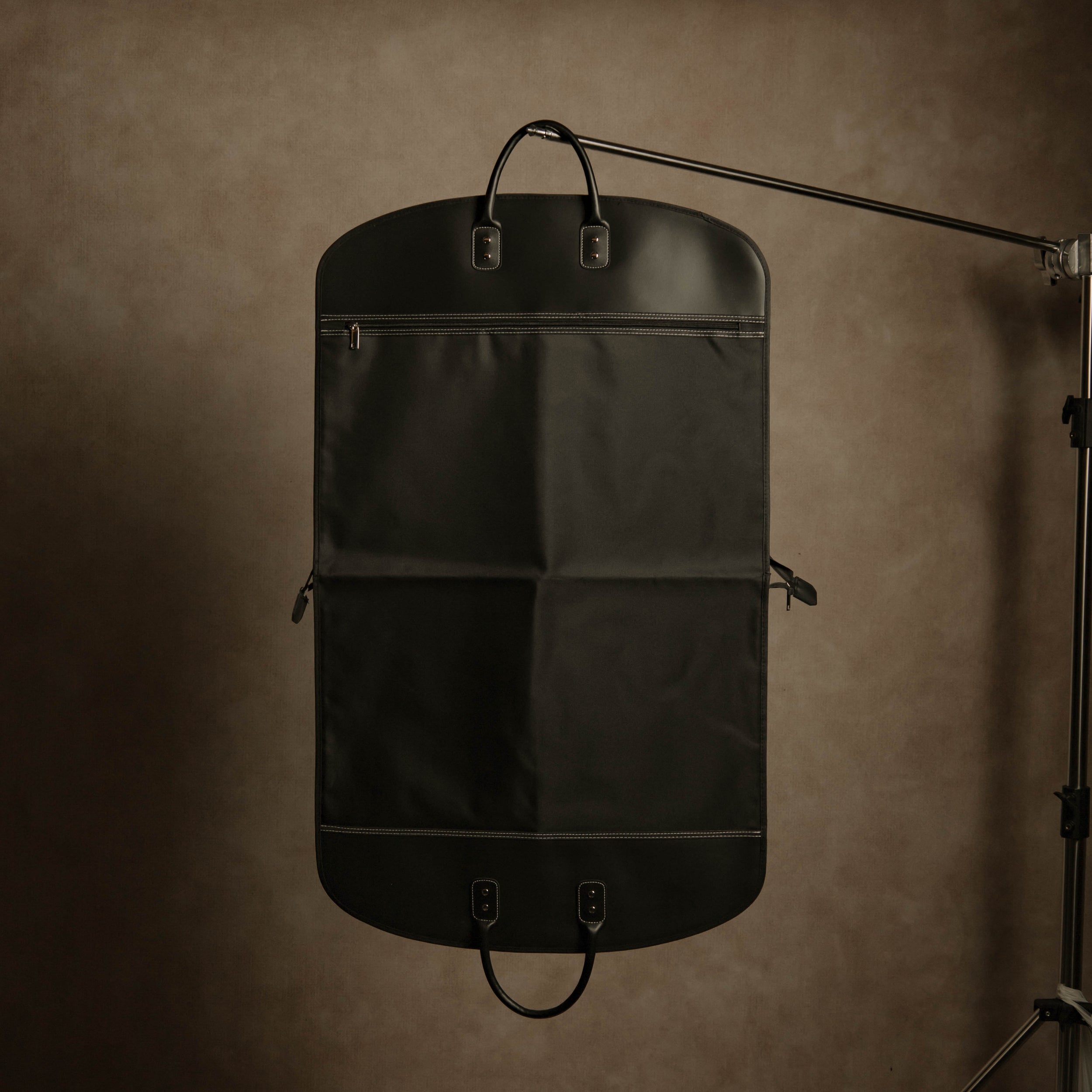 SIGNATURE Suit Carrier - Black
