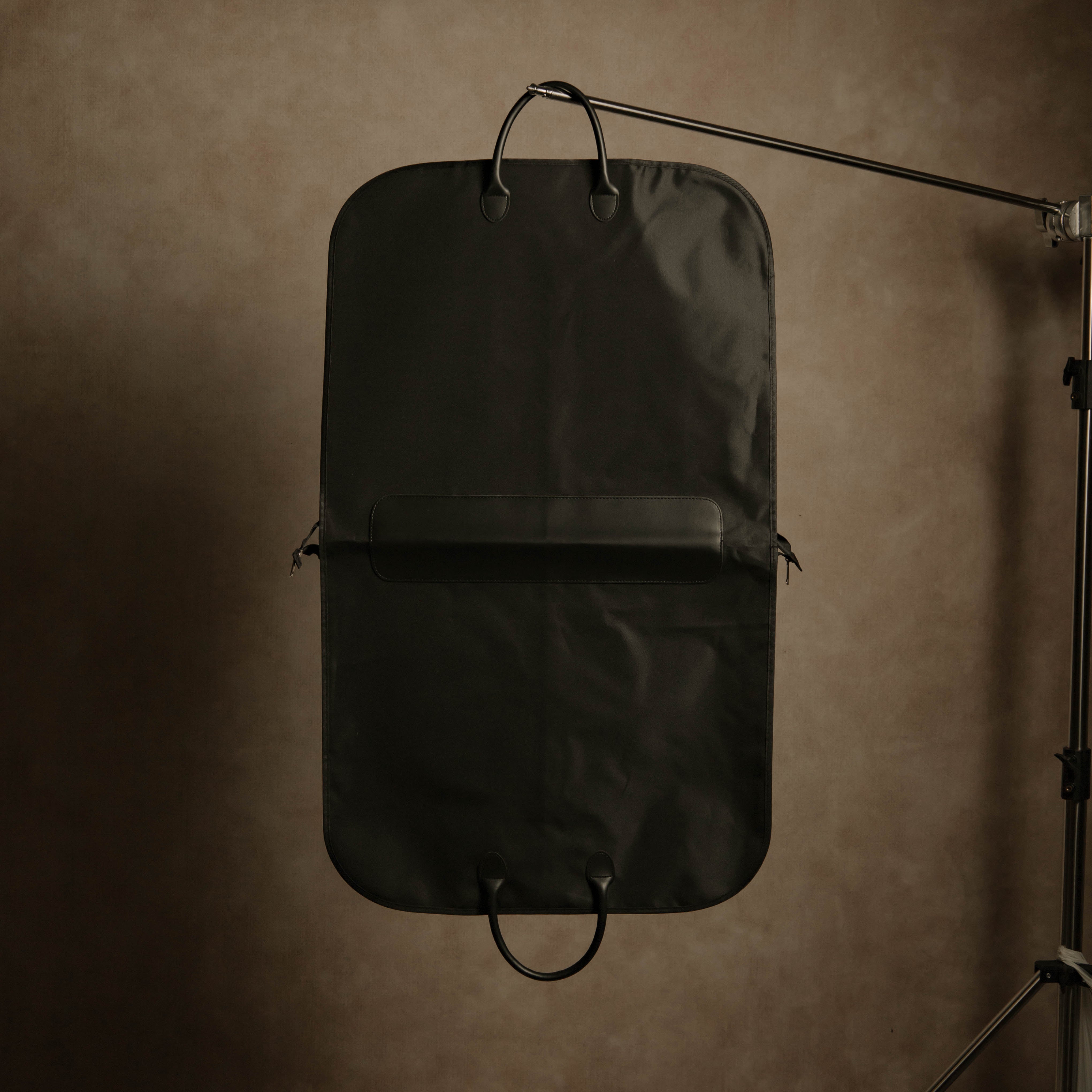 ATELIER Suit Carrier - Classic Black