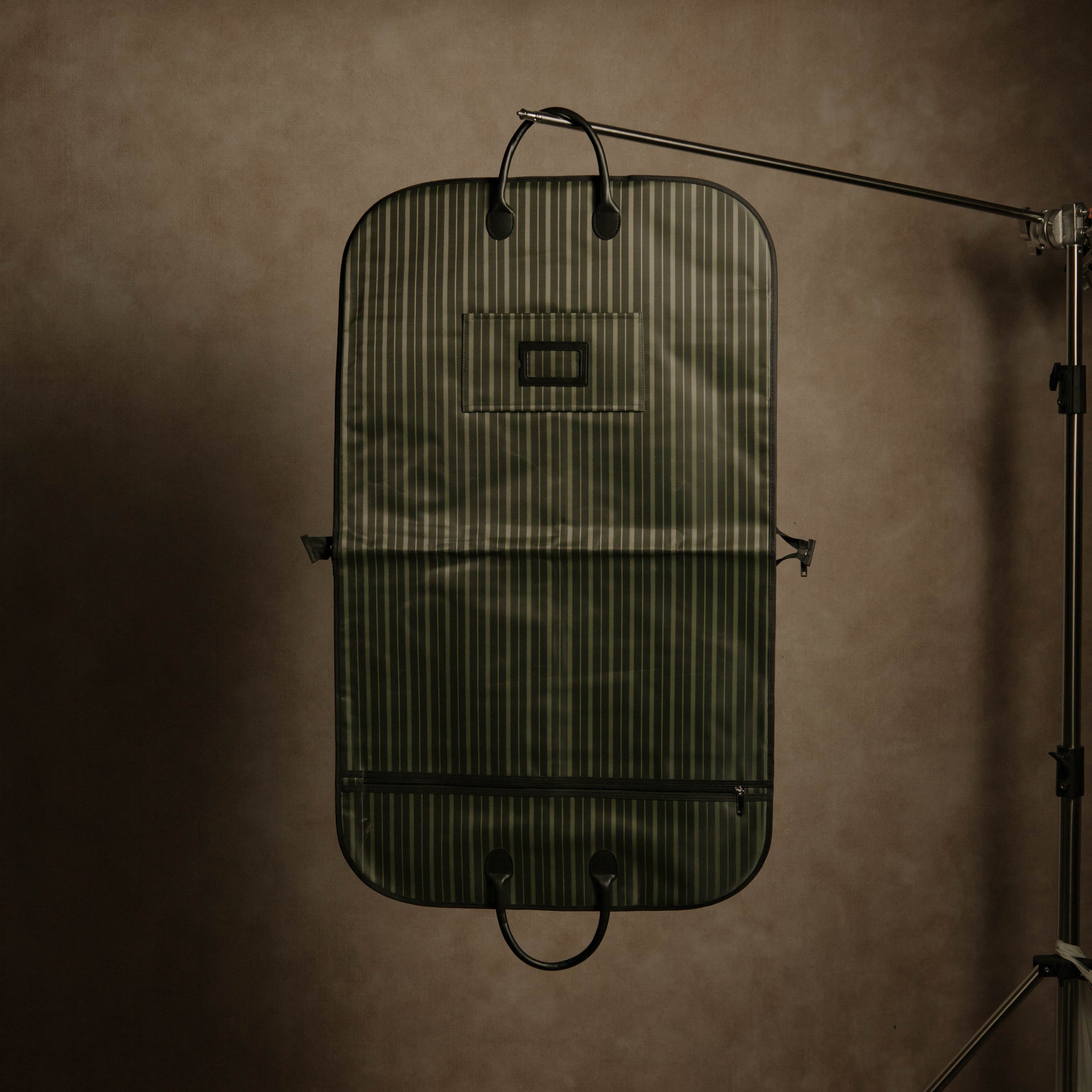 MAISON Suit Carrier - Olive Green