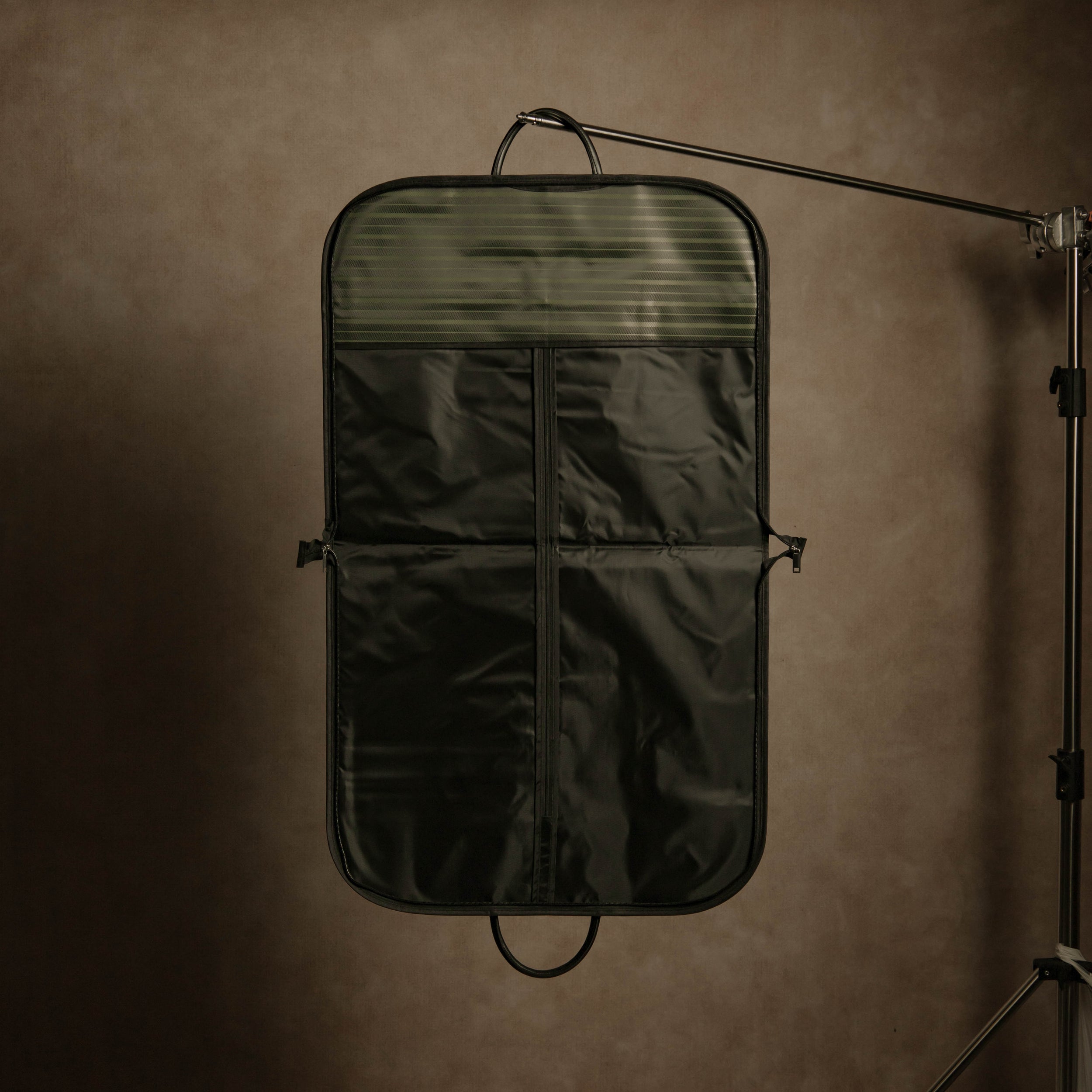 MAISON Suit Carrier - Olive Green