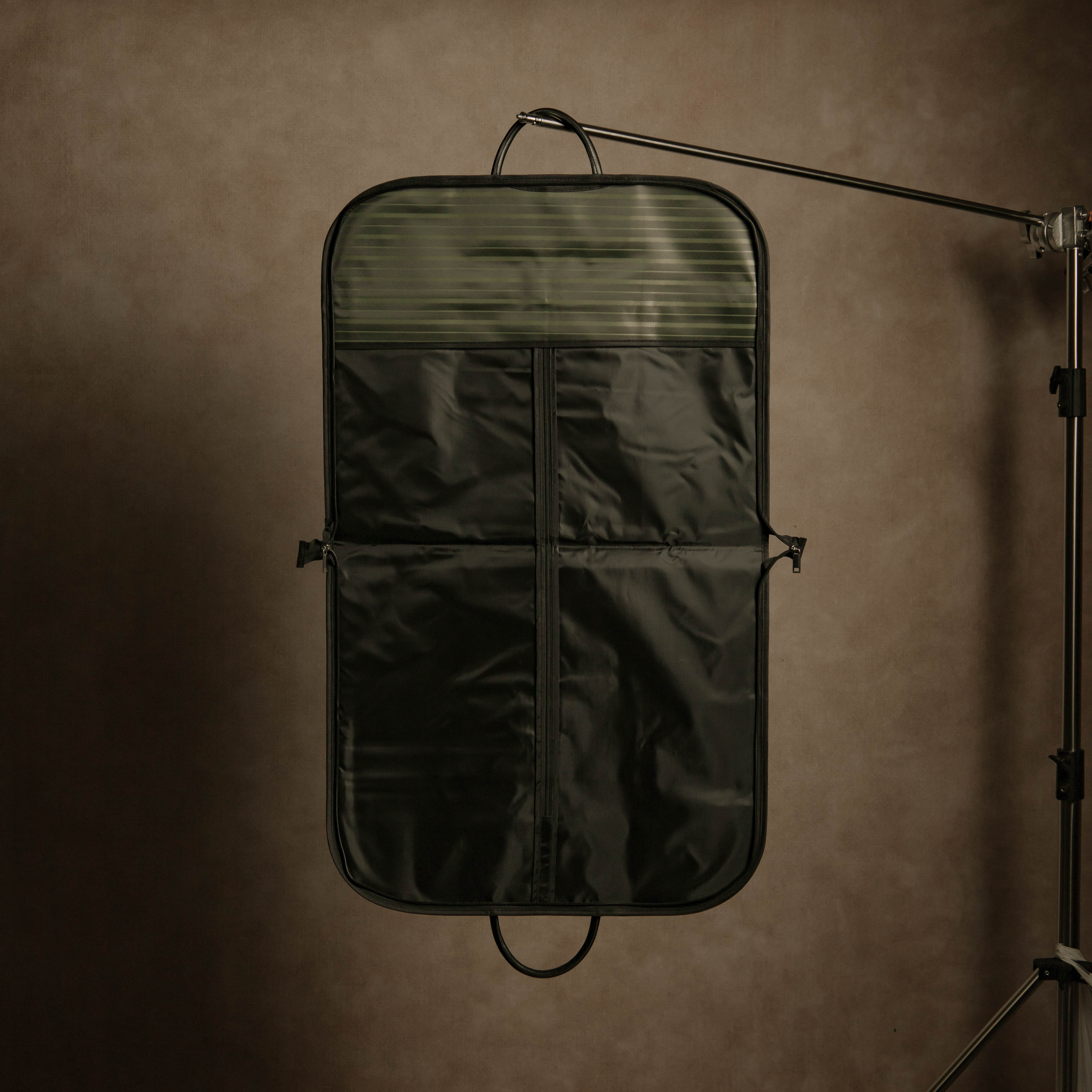 MAISON Suit Carrier - Olive Green