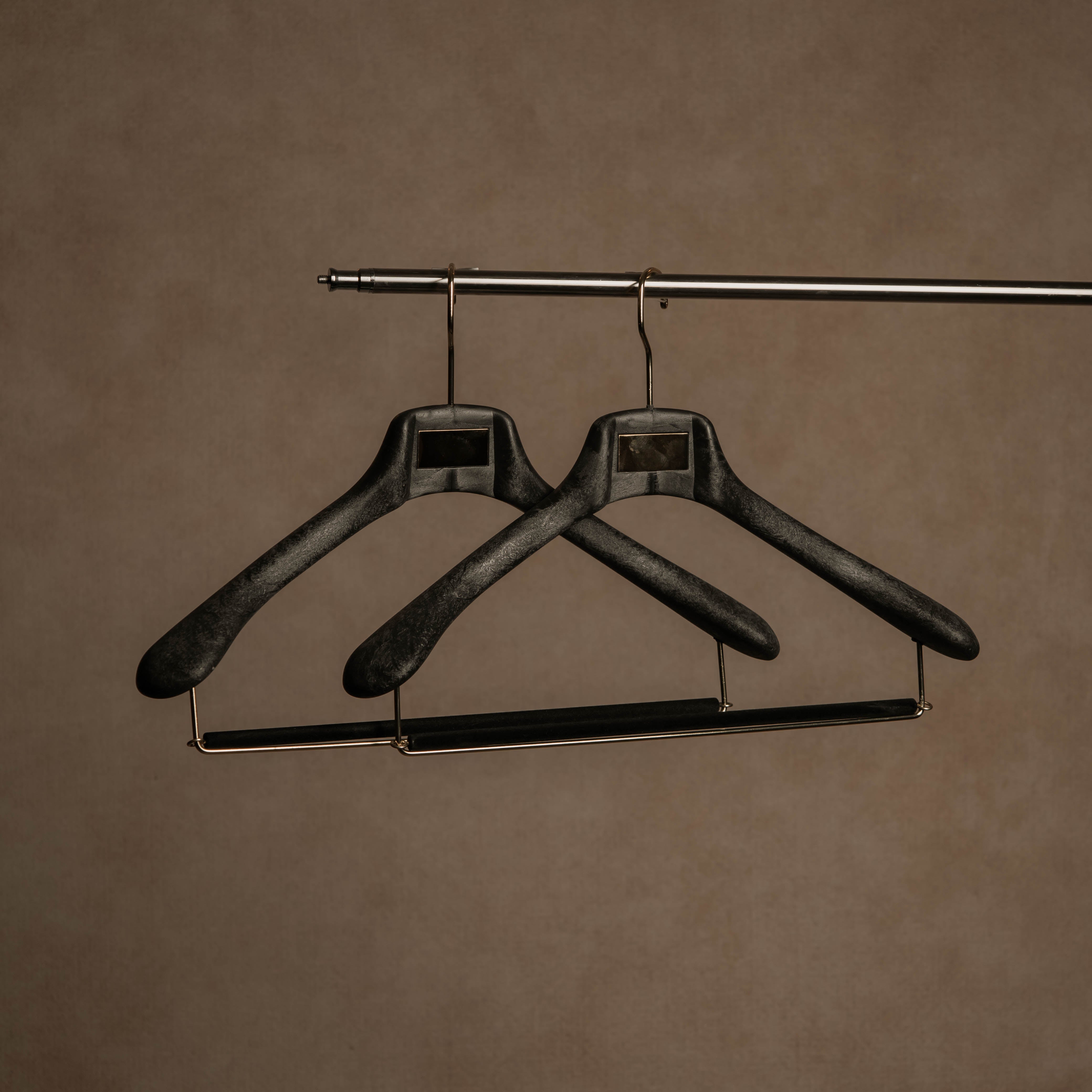 STUDIO Vinyl-Finish Resin Suit Hanger - Charcoal Black