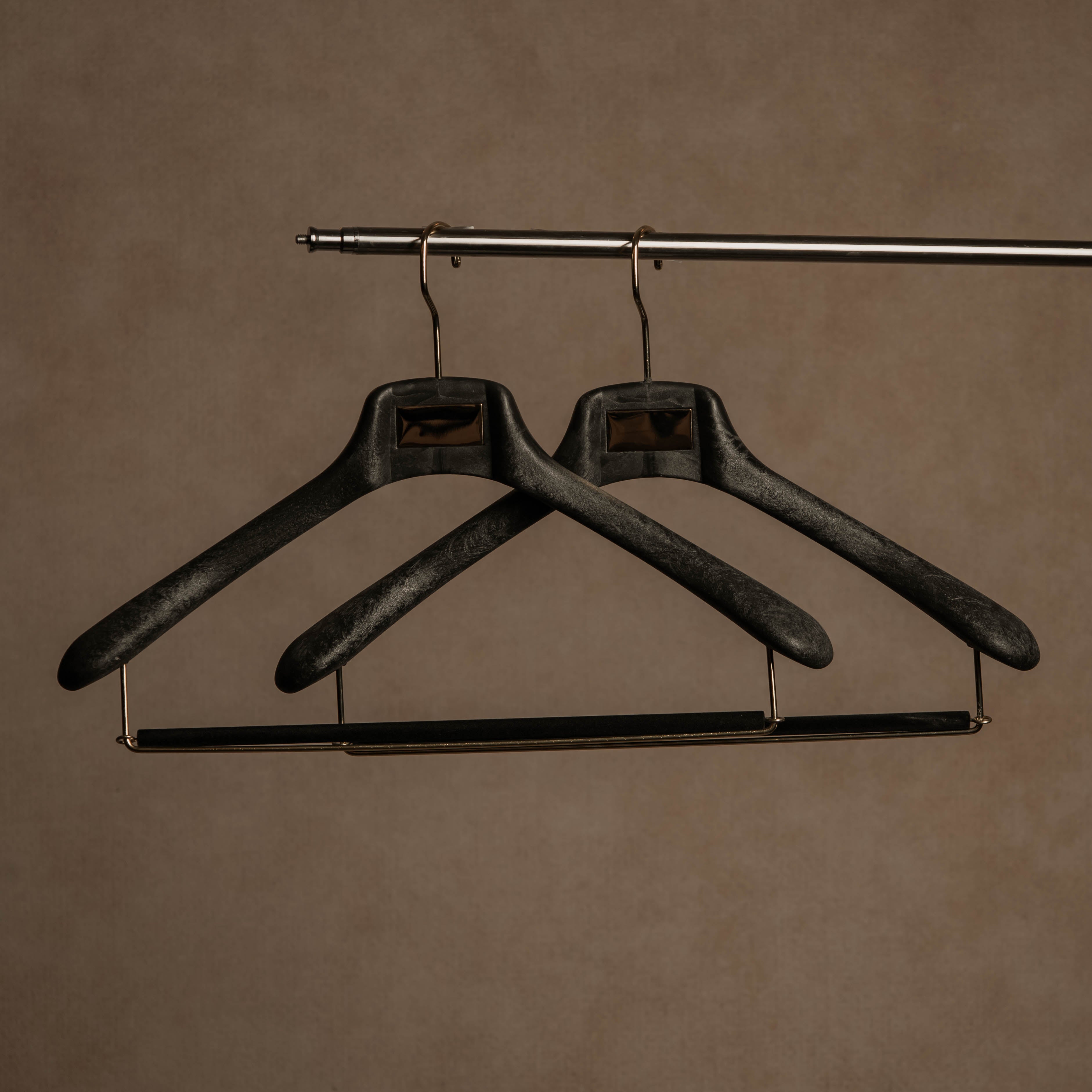 STUDIO Vinyl-Finish Resin Suit Hanger - Charcoal Black