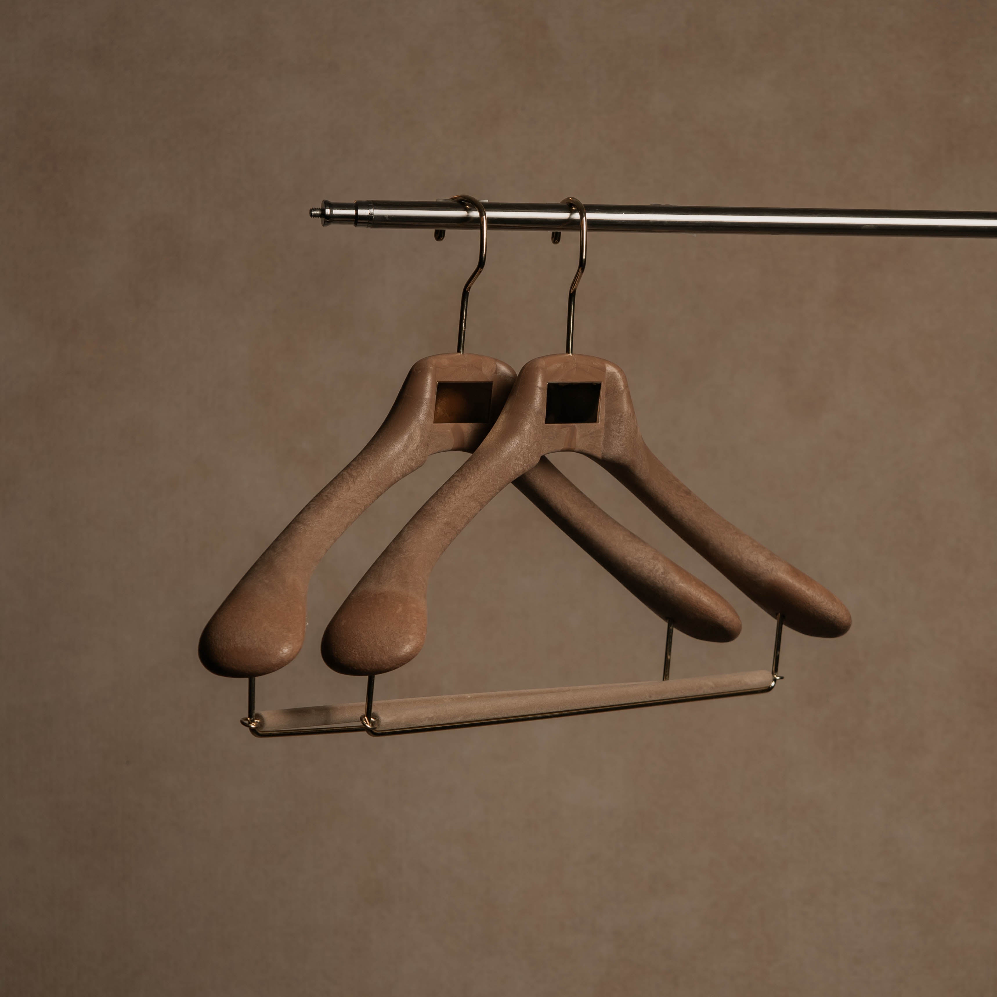 STUDIO Vinyl-Finish Resin Suit Hanger - Warm Stone