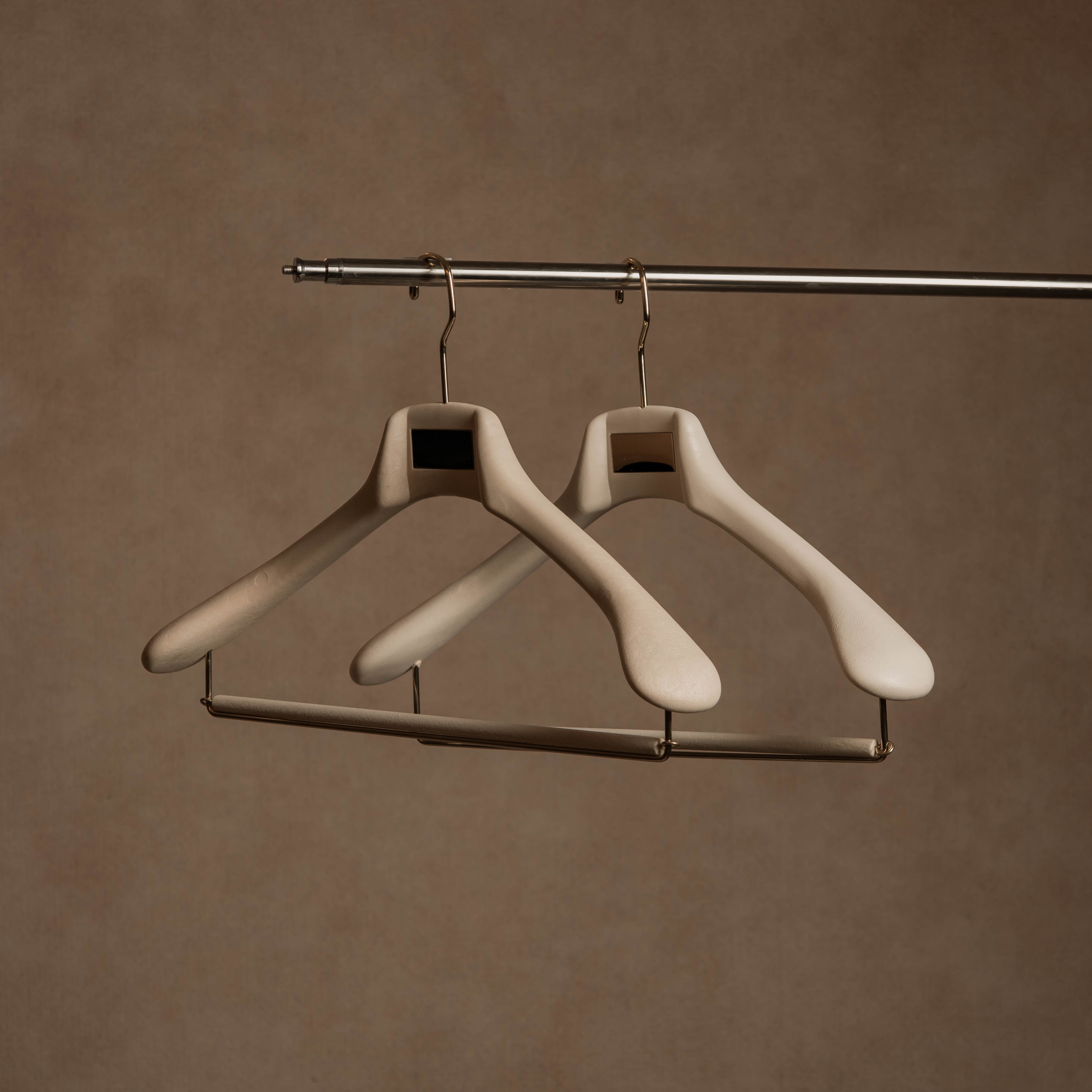 STUDIO Vinyl-Finish Resin Suit Hanger - Porcelain