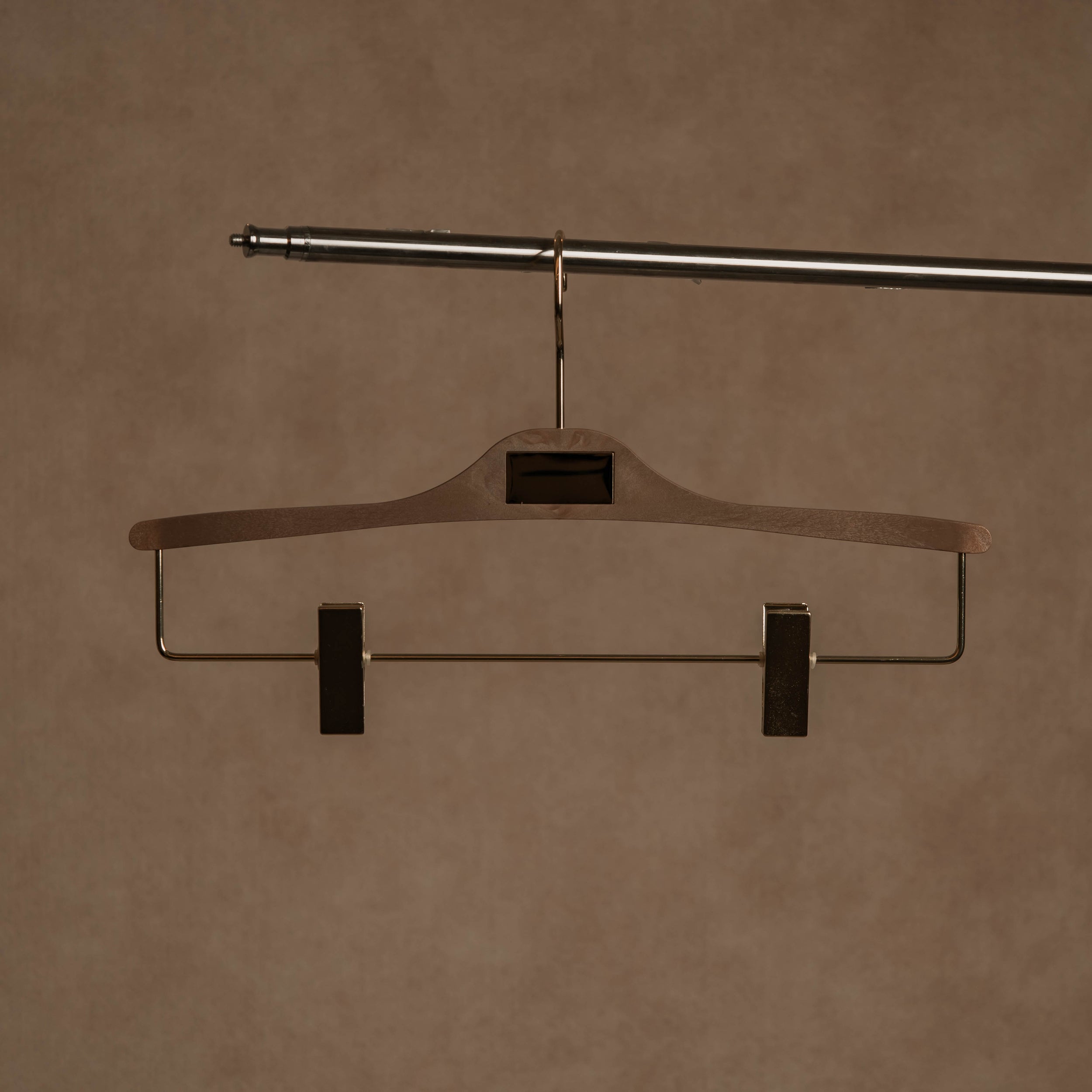 STUDIO Vinyl-Finish Resin Clip Trouser Bar Hanger